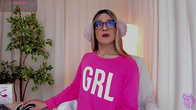 Snapshot of vitta_alfayed chatting on 03.15.25 vitta alfayed online show from 03.15.25