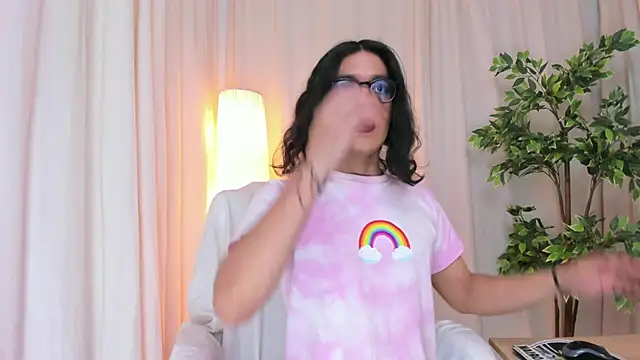 Snapshot of vitta_alfayed chatting on 03.20.25 vitta alfayed online show from 03.20.25