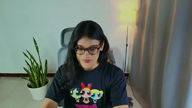 Snapshot of vitta_alfayed chatting on 11.13.25 vitta alfayed online show from 11.13.25