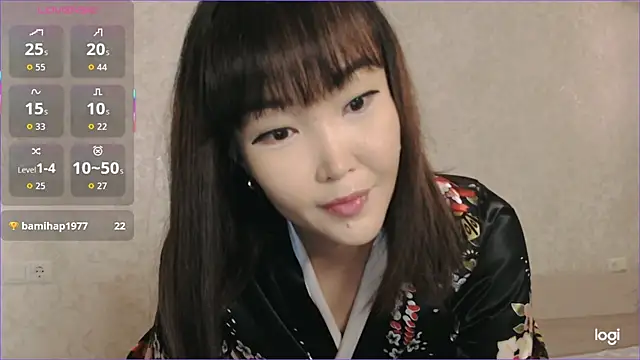 Snapshot of TumiLio chatting on 09.13.25 TumiLio online show from 09.13.25