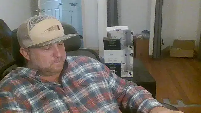 Snapshot of poundyouout69 chatting on 12.22.25 poundyouout69 online show from 12.22.25