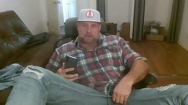 Snapshot of poundyouout69 chatting on 02.04.26 poundyouout69 online show from 02.04.26