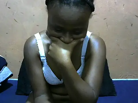 Snapshot of sexy-rosie chatting on 10.05.25 sexy-rosie online show from 10.05.25