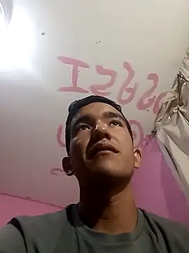 Snapshot of Sweetiefoxxx chatting on 03.09.25 Sweetiefoxxx online show from 03.09.25