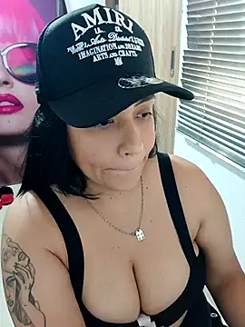 Snapshot of marta201_alfaro chatting on 11.13.25 marta201 alfaro online show from 11.13.25