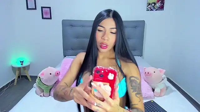 Agataowens online show from 01.23.25