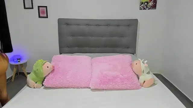 Agataowens online show from 02.19.25