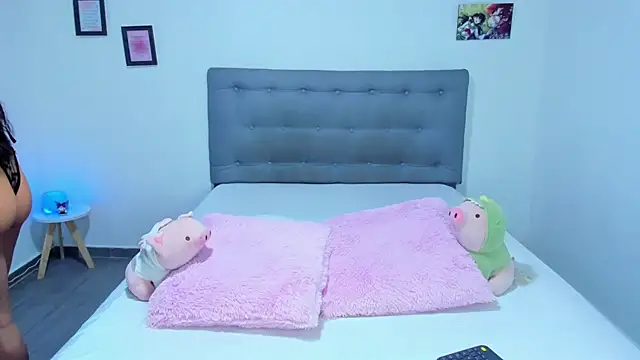 Agataowens online show from 03.21.25