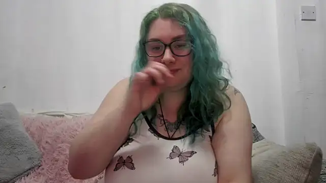 Snapshot of Bustycurves chatting on 02.24.26 Bustycurves online show from 02.24.26