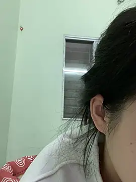 Snapshot of minmin2kk5 chatting on 02.04.25 minmin2kk5 online show from 02.04.25