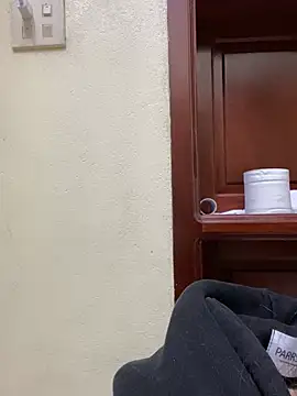 Snapshot of minmin2kk5 chatting on 02.04.25 minmin2kk5 online show from 02.04.25