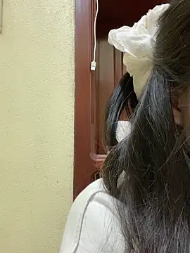 Snapshot of minmin2kk5 chatting on 03.08.25 minmin2kk5 online show from 03.08.25