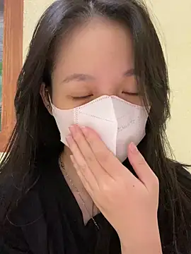 Snapshot of minmin2kk5 chatting on 10.14.25 minmin2kk5 online show from 10.14.25