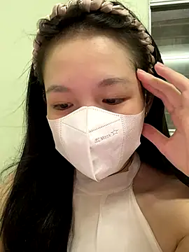 Snapshot of minmin2kk5 chatting on 10.18.25 minmin2kk5 online show from 10.18.25