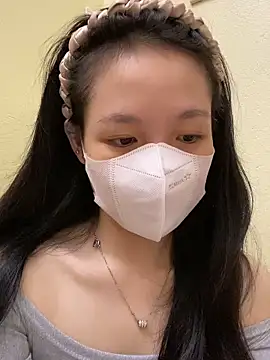 Snapshot of minmin2kk5 chatting on 10.21.25 minmin2kk5 online show from 10.21.25