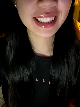 Snapshot of minmin2kk5 chatting on 11.03.25 minmin2kk5 online show from 11.03.25