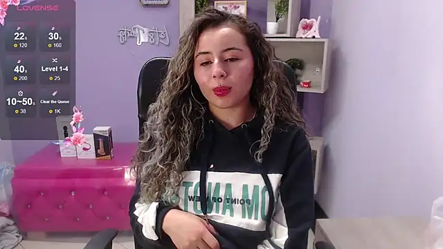 Snapshot of celeste_blue69 chatting on 01.24.25 celeste blue69 online show from 01.24.25