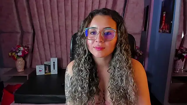 Snapshot of celeste_blue69 chatting on 02.13.25 celeste blue69 online show from 02.13.25