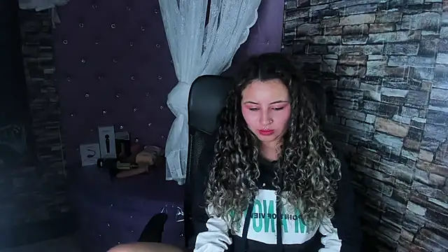 Snapshot of celeste_blue69 chatting on 02.15.25 celeste blue69 online show from 02.15.25