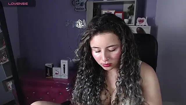 Snapshot of celeste_blue69 chatting on 02.21.25 celeste blue69 online show from 02.21.25