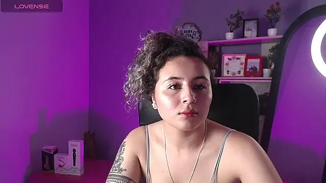 Snapshot of celeste_blue69 chatting on 03.08.25 celeste blue69 online show from 03.08.25