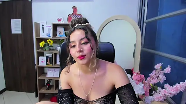 Snapshot of celeste_blue69 chatting on 09.18.25 celeste blue69 online show from 09.18.25