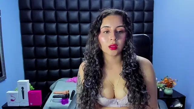 Snapshot of celeste_blue69 chatting on 12.16.25 celeste blue69 online show from 12.16.25