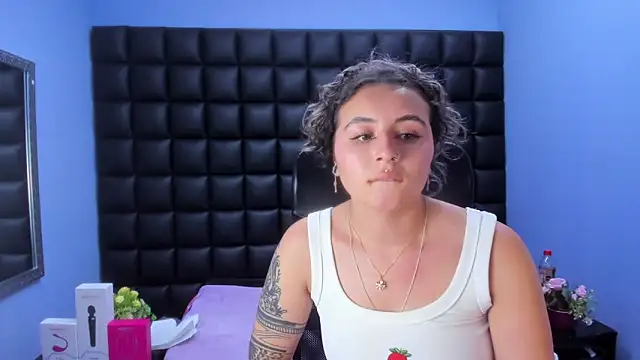 Snapshot of celeste_blue69 chatting on 02.09.26 celeste blue69 online show from 02.09.26