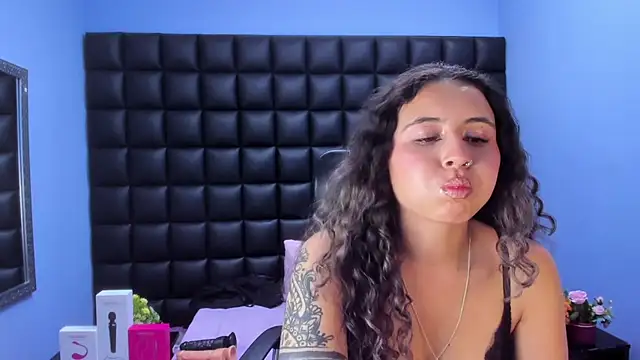 Snapshot of celeste_blue69 chatting on 02.10.26 celeste blue69 online show from 02.10.26