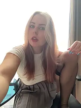 Snapshot of Livewithlucy chatting on 01.17.25 Livewithlucy online show from 01.17.25