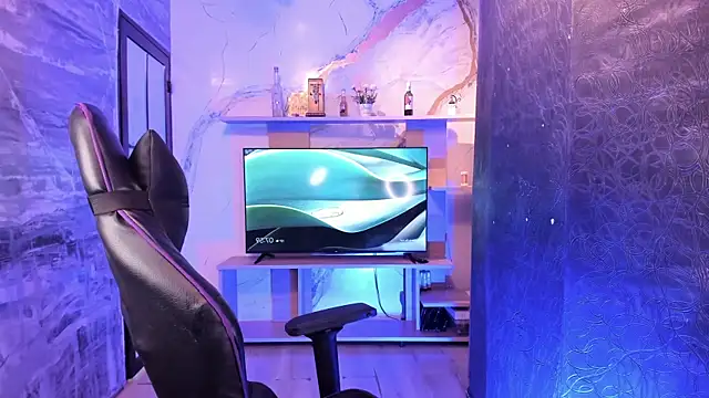 Snapshot of saracaball_ chatting on 11.07.25 saracaball online show from 11.07.25