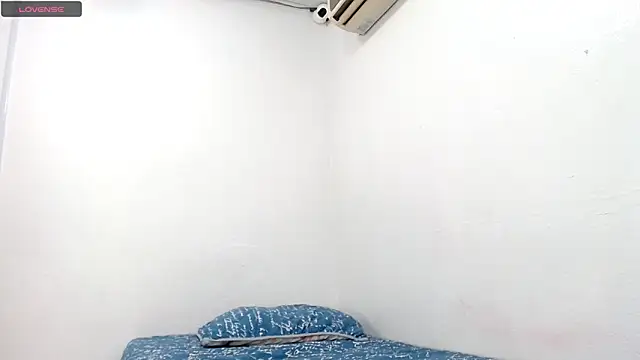 Snapshot of camilavagina24 chatting on 01.23.25 camilavagina24 online show from 01.23.25