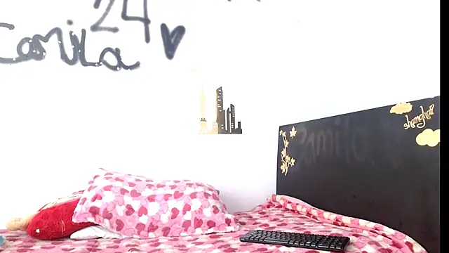 Snapshot of camilavagina24 chatting on 10.12.25 camilavagina24 online show from 10.12.25