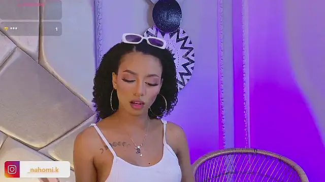 Nahomi King online show from 02.11.25
