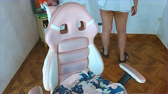 Snapshot of Geisha_Seniers chatting on 09.28.25 Geisha Seniers online show from 09.28.25