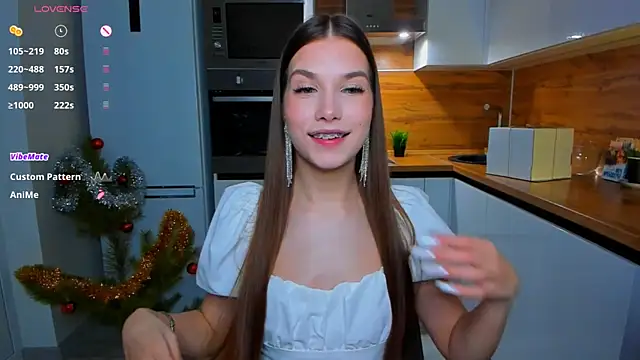 Snapshot of _Eva_Lee chatting on 12.20.24 Eva Lee online show from 12.20.24