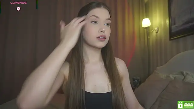 Snapshot of _Eva_Lee chatting on 10.27.25 Eva Lee online show from 10.27.25