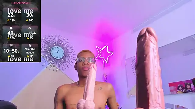 Snapshot of Tiffany_Valentine15 chatting on 10.10.25 Tiffany Valentine15 online show from 10.10.25