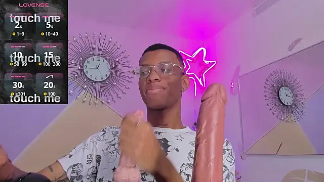 Snapshot of Tiffany_Valentine15 chatting on 11.10.25 Tiffany Valentine15 online show from 11.10.25