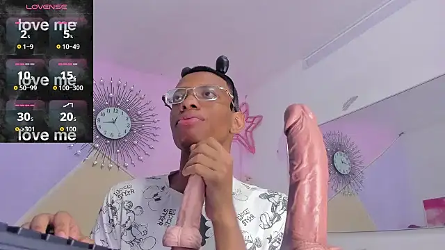 Snapshot of Tiffany_Valentine15 chatting on 11.18.25 Tiffany Valentine15 online show from 11.18.25