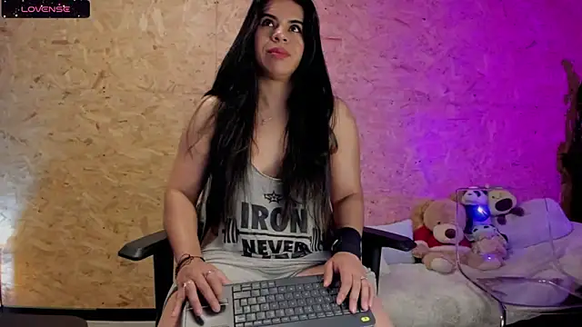 Biancastrongg online show from 03.04.25