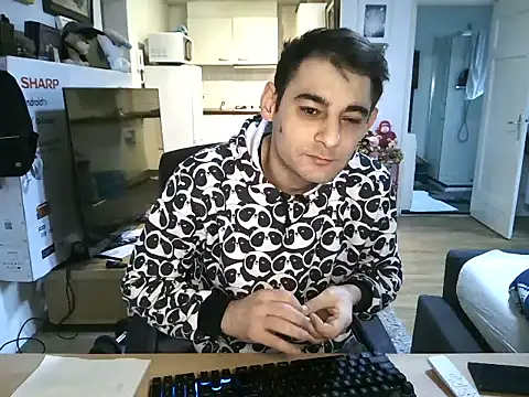 Snapshot of mihaimichael chatting on 12.16.25 mihaimichael online show from 12.16.25