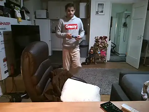 Snapshot of mihaimichael chatting on 01.11.26 mihaimichael online show from 01.11.26