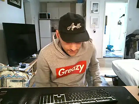 Snapshot of mihaimichael chatting on 03.24.26 mihaimichael online show from 03.24.26