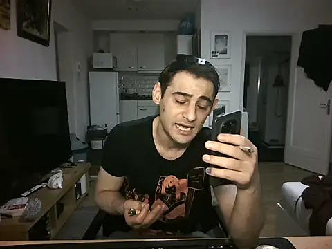 Snapshot of mihaimichael chatting on 06.12.26 mihaimichael online show from 06.12.26