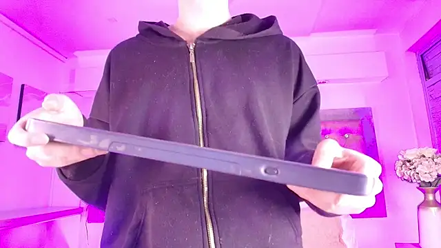 Tayzon Foxxx online show from 12.17.25