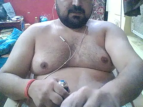 Snapshot of ARYANAVAILABLE chatting on 09.16.25 ARYANAVAILABLE online show from 09.16.25