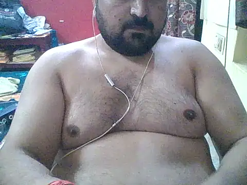 Snapshot of ARYANAVAILABLE chatting on 09.18.25 ARYANAVAILABLE online show from 09.18.25