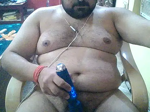 Snapshot of ARYANAVAILABLE chatting on 09.24.25 ARYANAVAILABLE online show from 09.24.25