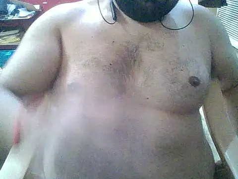 Snapshot of ARYANAVAILABLE chatting on 09.27.25 ARYANAVAILABLE online show from 09.27.25